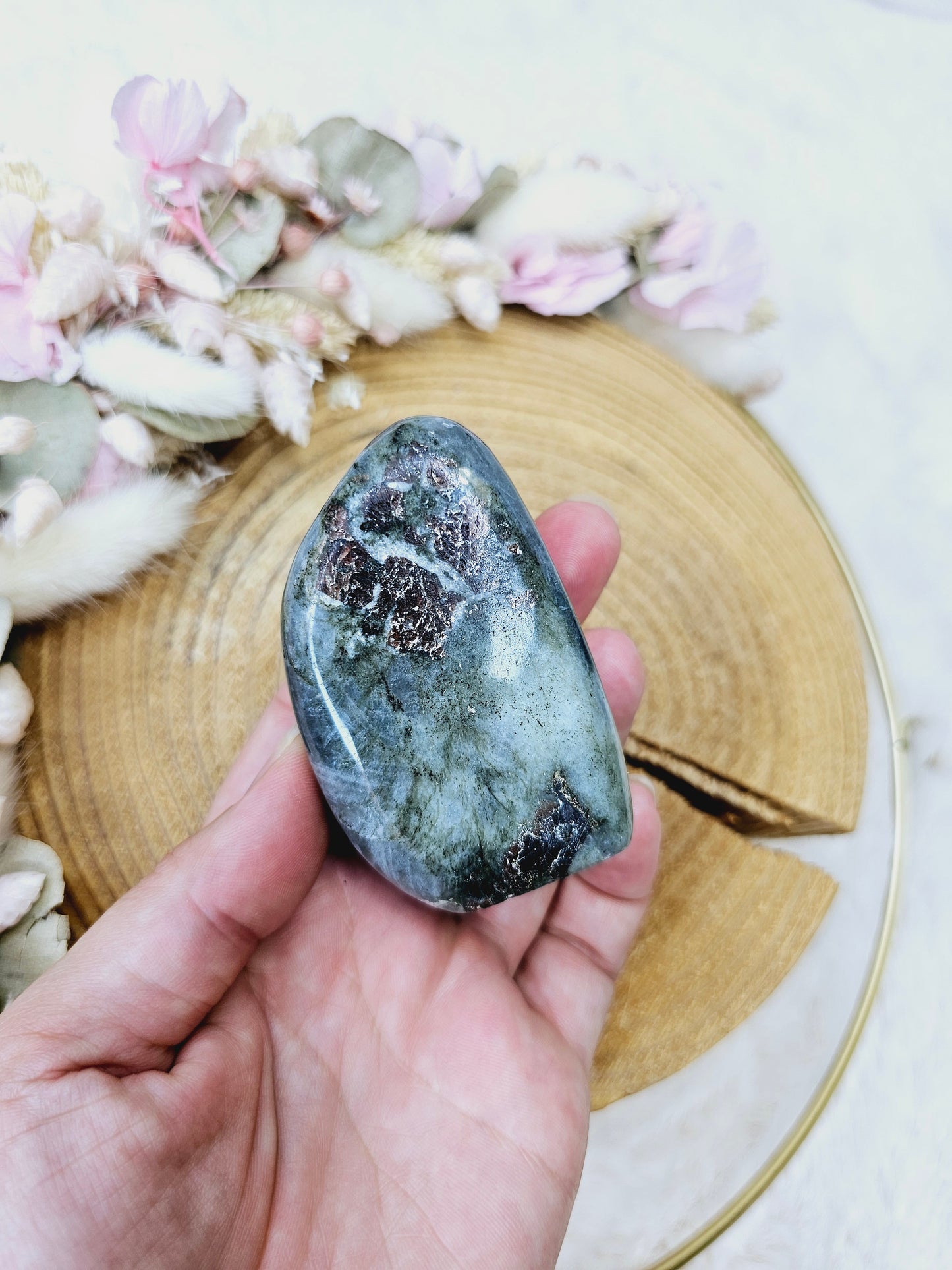 Labradorite (Madagascar)