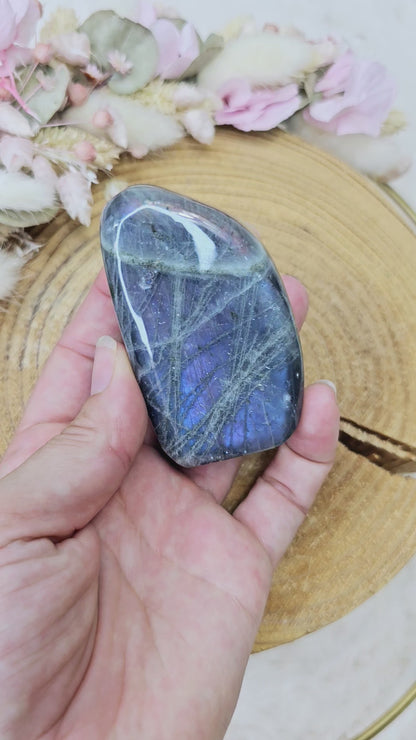 Labradorite (Madagascar)
